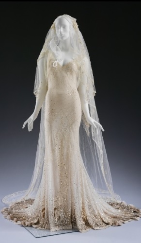 Vestido de noiva usado pela top Kate Moss em seu casamento com o músico Jamie Hince